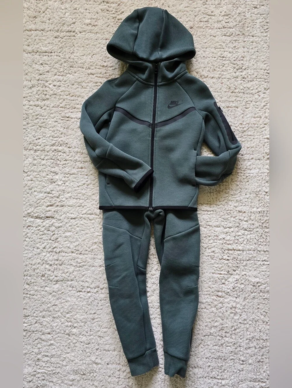 Nike Kids' Green Tech Fleece Hoodie & Jogger Pants - Picture 11 of 14